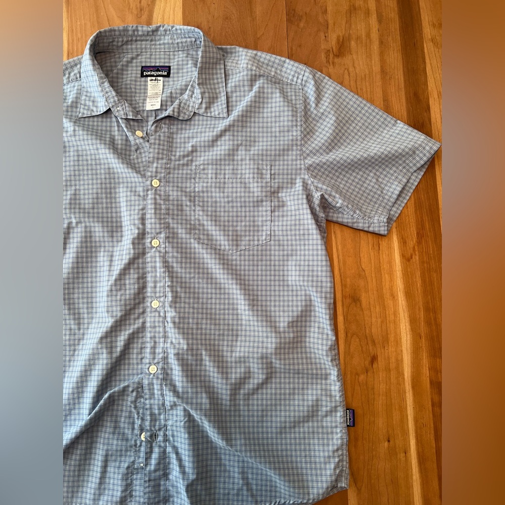 Patagonia Men's Light Blue Plaid Short Sleeve Button-Down Shirt